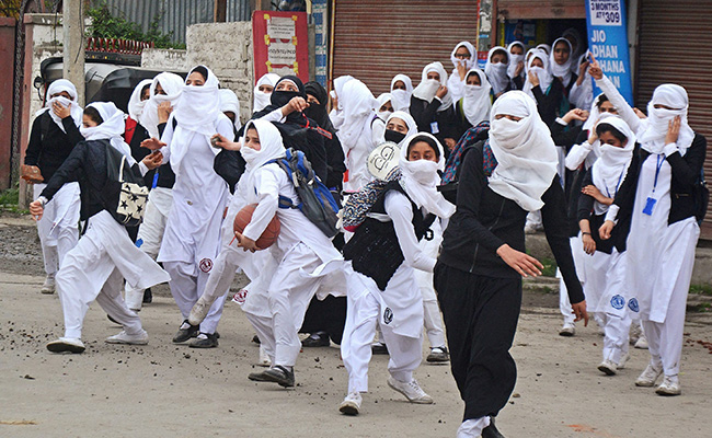 Kashmir's New Face Of Protests: Teen Schoolgirls On The Streets