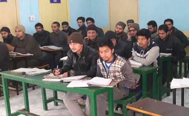 कश्मीर में सेना के कोचिंग सेंटर से 28 युवाओं ने आईआईटी जेईई परीक्षा में बाजी मारी
