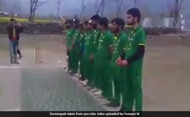 कश्‍मीर : मैच से पहले स्‍थानीय क्रिकेट टीम ने गाया पाकिस्‍तानी राष्ट्रगान, पुलिस में मामला दर्ज