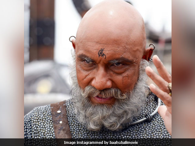 <i>Baahubali</i>: Sathyaraj Apologises For Cauvery Comments, Gets Slow Clap On Twitter