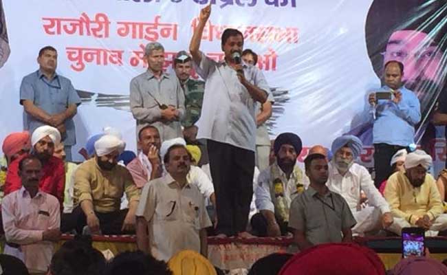 मनीष सिसोदिया और सत्येंद्र जैन से कहा, जेल भी जाना पड़े तो डरना मत : केजरीवाल