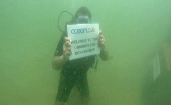 6 Metres Deep In Arabian Sea, A Meeting Of Top Execs In Diving Gear