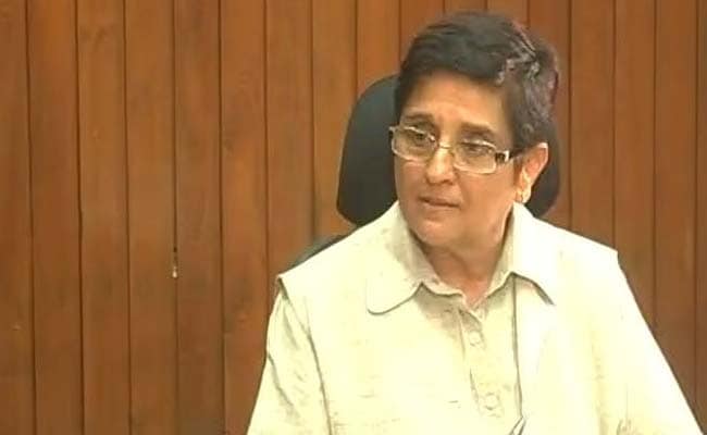 Kiran Bedi Accuses Puducherry Chief Minister V Narayanasamy Of 'Threatening' Her