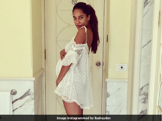 Lisa Haydon Is Trending Because Of Her Bubble Bath Pic Showing Baby Bump