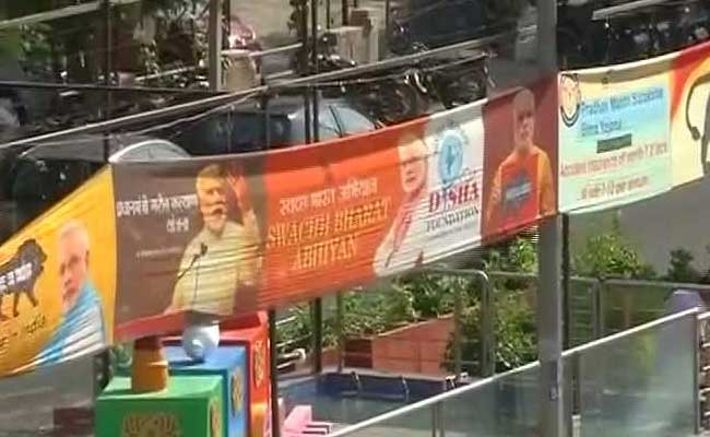 सूरत : पीएम मोदी के स्वागत में तैयार की गई 12 किलोमीटर लंबी साड़ी