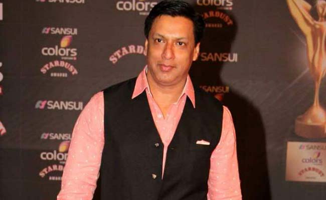 अमिताभ बच्चन की ये आइकोनिक फिल्म देखने पहुंचे फिल्ममेकर मधुर भंडारकर, हॉल में मस्ती में झूमते दिखें फैंस अमिताभ बच्चन की ये आइकोनिक फिल्म देखने पहुंचे फिल्ममेकर मधुर भंडारकर, हॉल में मस्ती में झूमते दिखें फैंस