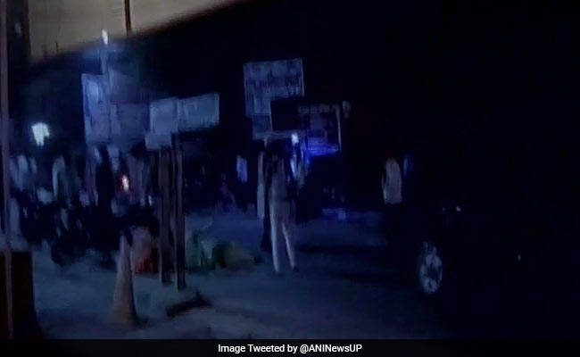 सुरक्षा पाने के लिए पुलिस की शरण में पहुंची महिला की पुलिस स्टेशन में ही गोली मारकर हत्या...