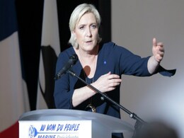 French Presidential Candidate Marine Le Pen Evokes Wartime Jewish Arrests French Presidential Candidate Marine Le Pen Evokes Wartime Jewish Arrests
