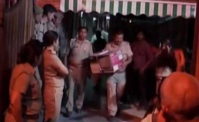 सेना के रिटायर्ड कर्नल के घर डीआरआई की छापेमारी, करोड़ों कैश के साथ अवैध हथियार बरामद