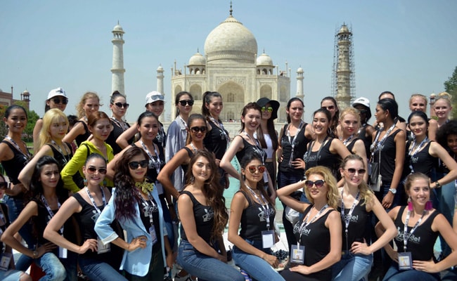 Models Asked To Remove Scarves At Taj Mahal. Government Denies Officials' Role