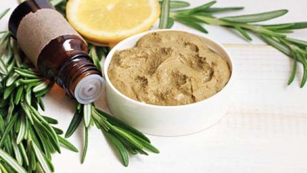 multani mitti benefits for pimples