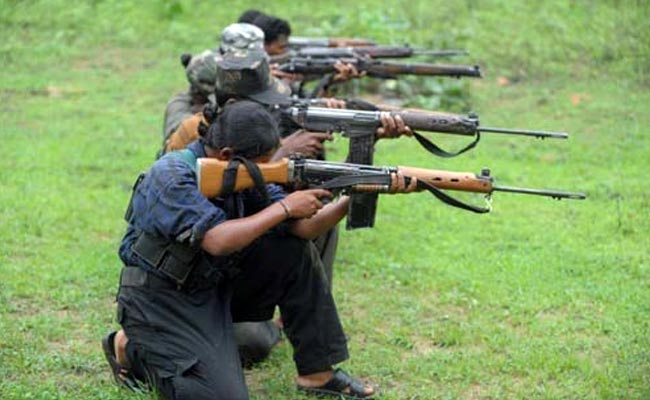 छत्तीसगढ़ में मुठभेड़ में एक नक्सली ढेर, तीन कथित महिला नक्सली गिरफ्तार