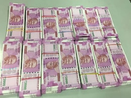 तमिलनाडु के कारोबारी समूह के 15 ठिकानों पर IT विभाग का छापा, 21 करोड़ रुपये की बेनामी नकदी जब्त तमिलनाडु के कारोबारी समूह के 15 ठिकानों पर IT विभाग का छापा, 21 करोड़ रुपये की बेनामी नकदी जब्त