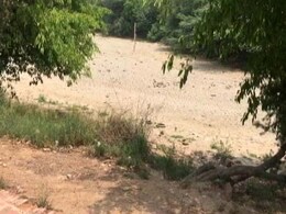 दिल्ली : सूख गई पुराने क़िले की ऐतिहासिक झील, कई लोगों की जुड़ी हैं बेहतरीन यादें दिल्ली : सूख गई पुराने क़िले की ऐतिहासिक झील, कई लोगों की जुड़ी हैं बेहतरीन यादें