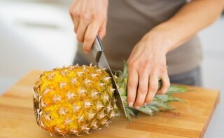 How to Cut a Pineapple: Easy Tips and Tricks