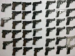 पुलिस की कामयाबी : दिल्ली में 40 पिस्टल के साथ 2 लोग गिरफ्तार पुलिस की कामयाबी : दिल्ली में 40 पिस्टल के साथ 2 लोग गिरफ्तार