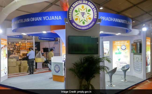 नौ साल में करीब 50 करोड़ जनधन खाते खुले, कुल जमा दो लाख करोड़ रुपये के पार