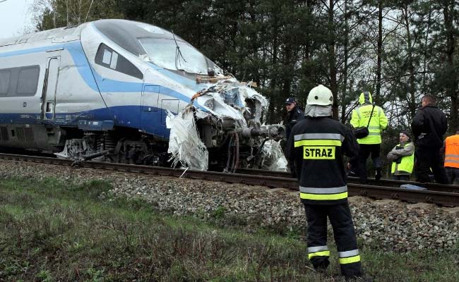 18 Hurt After Train Crashes Into Lorry In Poland