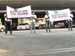 In Delhi, Students Take On Pollution At Traffic Signals
