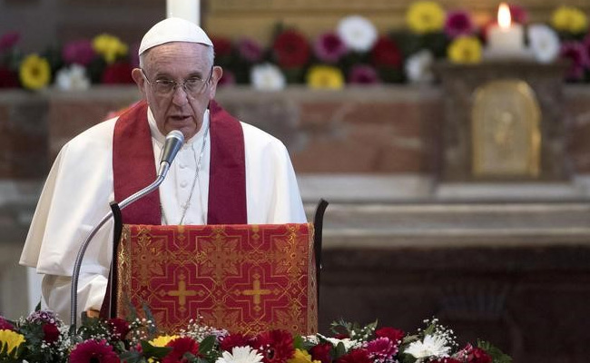 Pope Francis Likens Refugee Holding Centres To 'Concentration Camps'