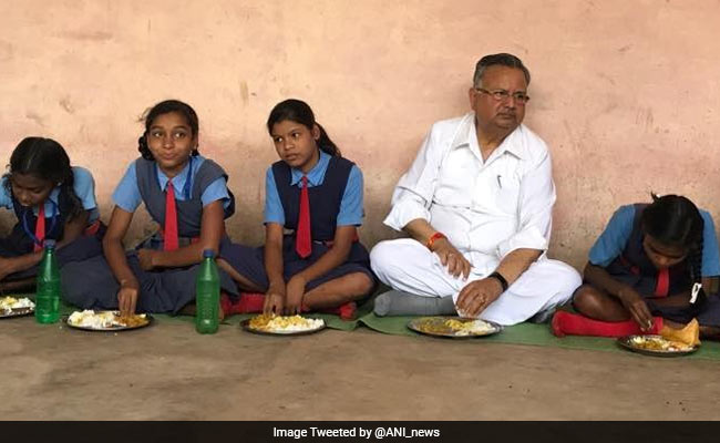 Chhattisgarh Chief Minister Raman Singh Shares Mid-Day Meal With Students