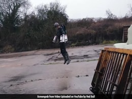 British Inventor Builds Real-Life 'Iron Man' Suit, And It Actually 'Flies' British Inventor Builds Real-Life 'Iron Man' Suit, And It Actually 'Flies'