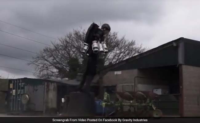 Watch How This Man Flies Away In His Suit...'Iron Man' Style