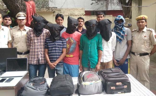 दिल्ली में 50 मीटर गहरी गुफा में चमगादड़ों के बीच रहने वाले लुटेरे पकड़े गए