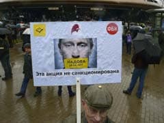 Dozens Detained In 'Sick Of Putin' Protests In Russia's Saint Petersburg