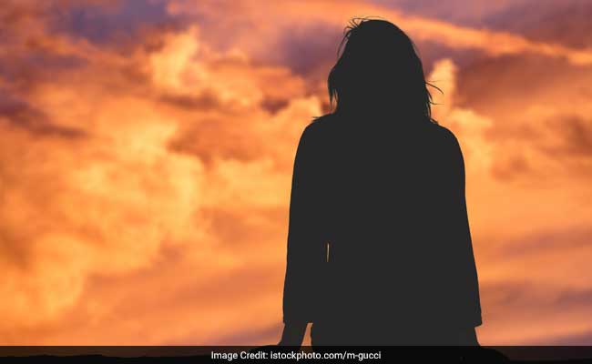पति ने किया ऐलान- पत्नी को ढूंढकर लाने वाले को देगा एक लाख रुपये का इनाम