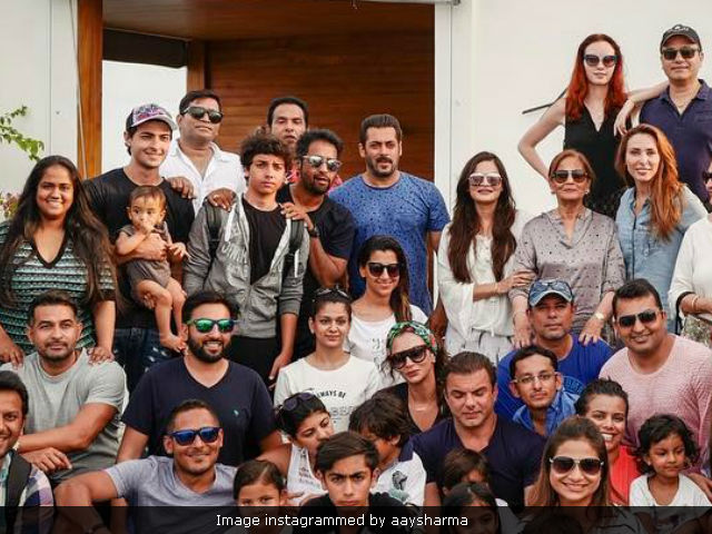 Salman Khan's Maldives Holiday Is Done But The Pics Aren't. Count The Khans In This One