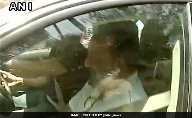 Sanjay Dutt Appears In Andheri Court, Arrest Warrant Cancelled