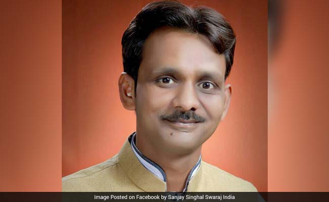 MCD Polls 2017: Swaraj India Candidate Claims To Be Beaten Up By Congress Workers