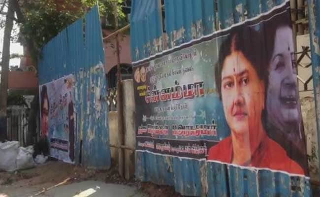 Dump VK Sasikala Photos In AIADMK Office, Says OPS Camp Before Merger Talks