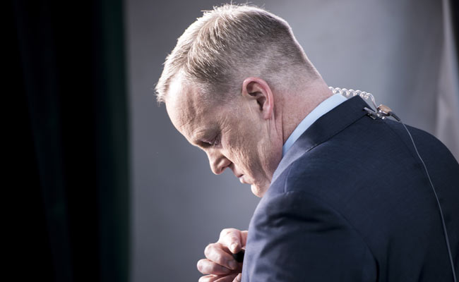 Sean Spicer Apologises After Receiving Sharp Criticism For Saying Adolf Hitler Didn't Use Chemical Weapons