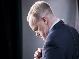 Sean Spicer Apologises After Receiving Sharp Criticism For Saying Adolf Hitler Didn't Use Chemical Weapons Sean Spicer Apologises After Receiving Sharp Criticism For Saying Adolf Hitler Didn't Use Chemical Weapons