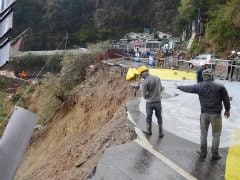 Landslide Blocks Shimla-Kalka National Highway, Hundreds Of Vehicles Stranded