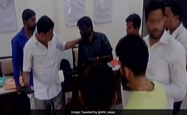 On Camera, Shiv Sena Targets Nagpur Lecturer Accused Of Molestation With Ink