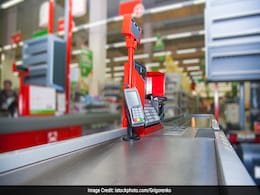 GST कटौती का बड़ा असर, टीवी, कार और स्मार्टफोन की बिक्री में रिकॉर्ड बढ़ोतरी: मंत्री GST कटौती का बड़ा असर, टीवी, कार और स्मार्टफोन की बिक्री में रिकॉर्ड बढ़ोतरी: मंत्री