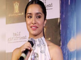 बैडमिंटन स्टार सायना नेहवाल की बायोपिक में श्रद्धा कपूर बनेंगी 'सायना' बैडमिंटन स्टार सायना नेहवाल की बायोपिक में श्रद्धा कपूर बनेंगी 'सायना'