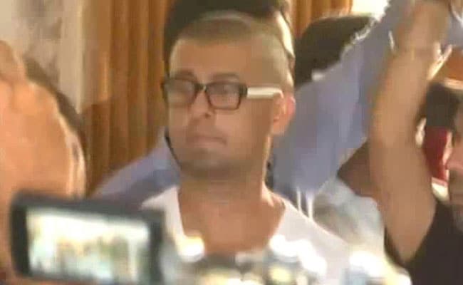 Sonu Nigam Shaves Head As Promised. Twitter Is Buzzing