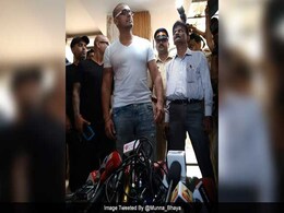 गंजे हुए सोनू निगम, बोले 'किसी को नीचा दिखाने के लिए नहीं किया है ये...' गंजे हुए सोनू निगम, बोले 'किसी को नीचा दिखाने के लिए नहीं किया है ये...'