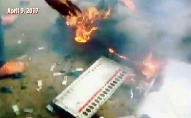 In Srinagar Video From Sunday, Mob Smashes And Burns EVMs; Re-poll Tomorrow