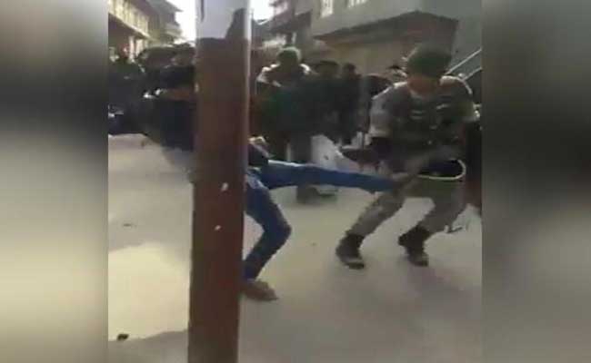 Young Men Seen In Video Heckling Jawan In Srinagar Charged In Police Complaint
