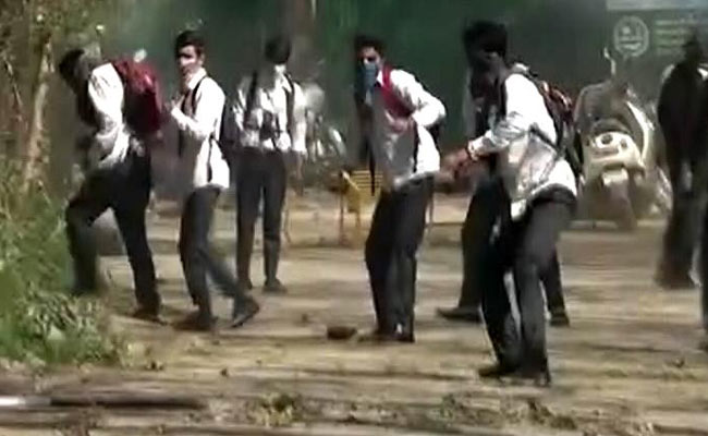 पथराव से निपटने के लिए सुरक्षाबलों को दी जा रही ट्रेनिंग- सीआरपीएफ महानिदेशक