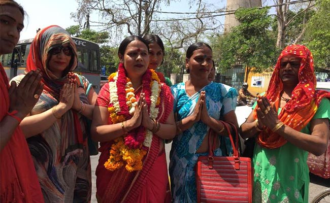 एमसीडी चुनाव 2017 : किन्नर भी चुनावी मैदान में आजमा रहे किस्मत