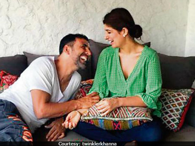 <I>Padman</I>: Twinkle Khanna Laughs Off 'Imaginary' Controversy, 'Say I Sold My <i>Mangalsutra</i> Too,' She Tweets