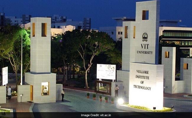 VIT University To Provide Full Fee Waiver To Board Toppers For B.Tech. Courses