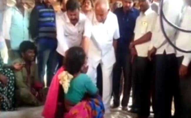 Ahead Of Karnataka By-Poll, BS Yeddyurappa Caught On Camera Giving Cash