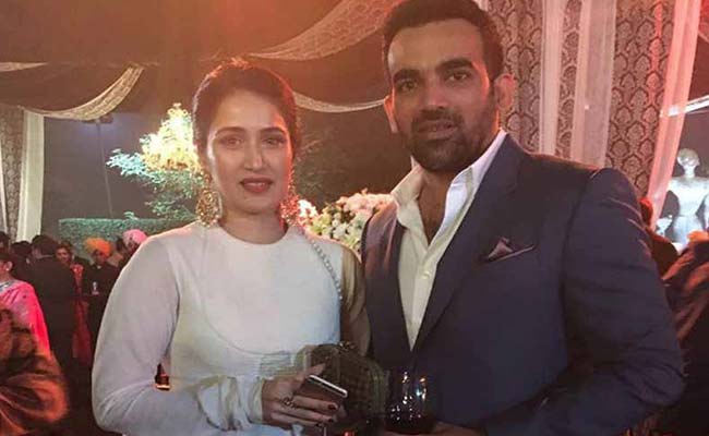 क्रिकेटर जहीर खान ने 'चक दे इंडिया' गर्ल सागरिका घाटगे के साथ की सगाई
